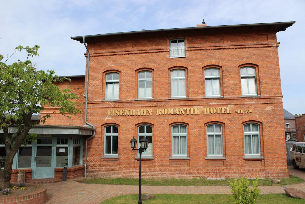 Eisenbahnromantik Hotel Meyenburg  ภายนอก รูปภาพ
