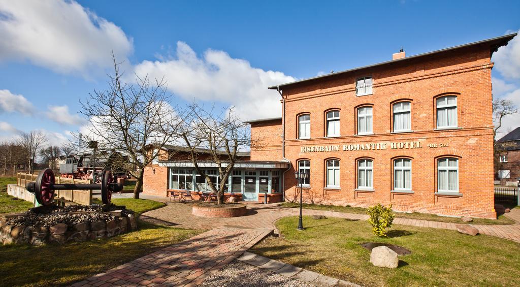 Eisenbahnromantik Hotel Meyenburg  ภายนอก รูปภาพ